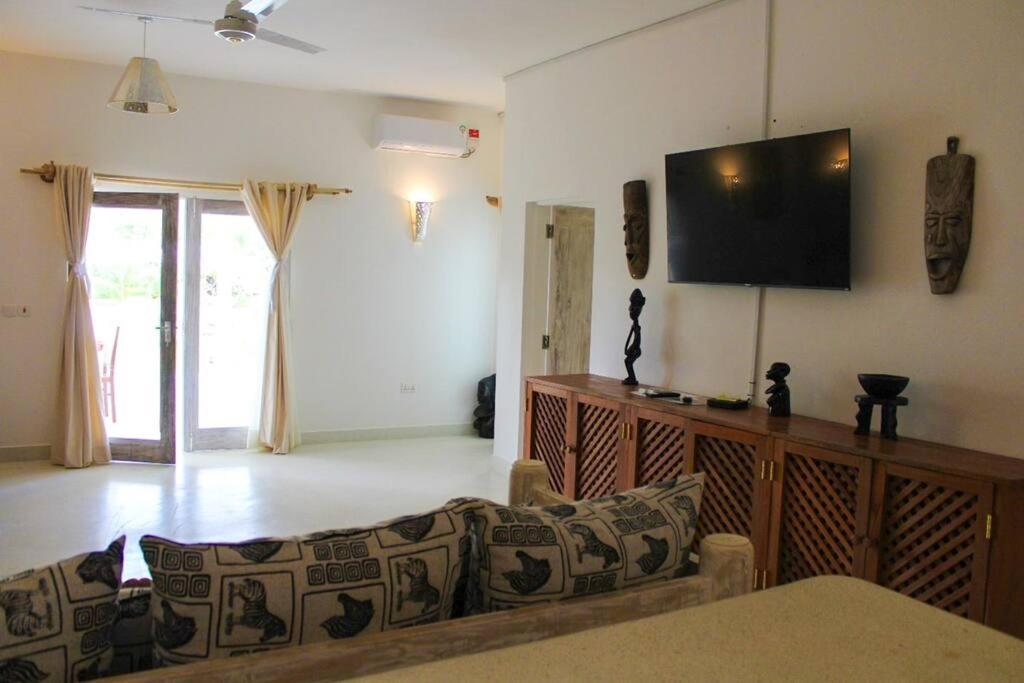 White Villa - Paparemo Beach Watamu Luaran gambar